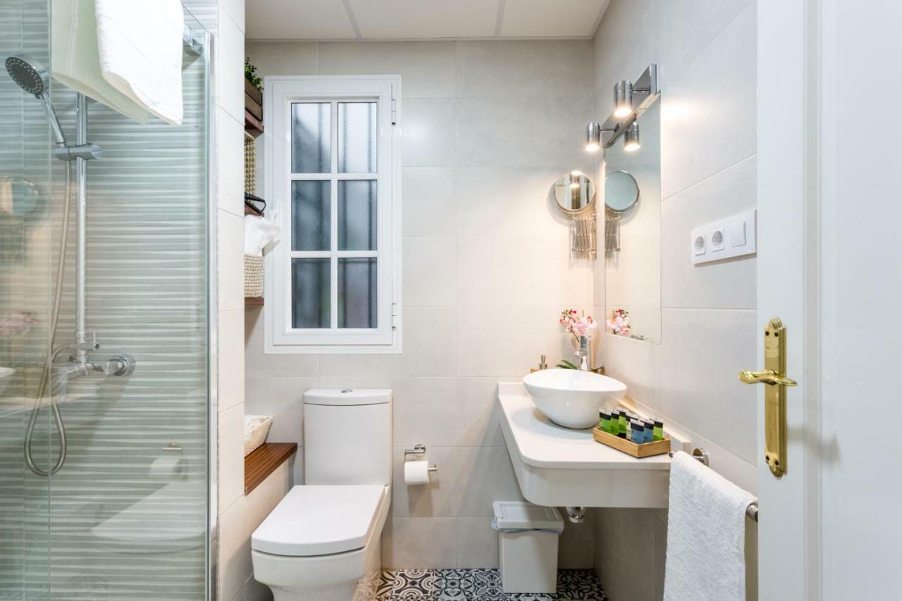 Uniko Home Sevilla ภายนอก รูปภาพ